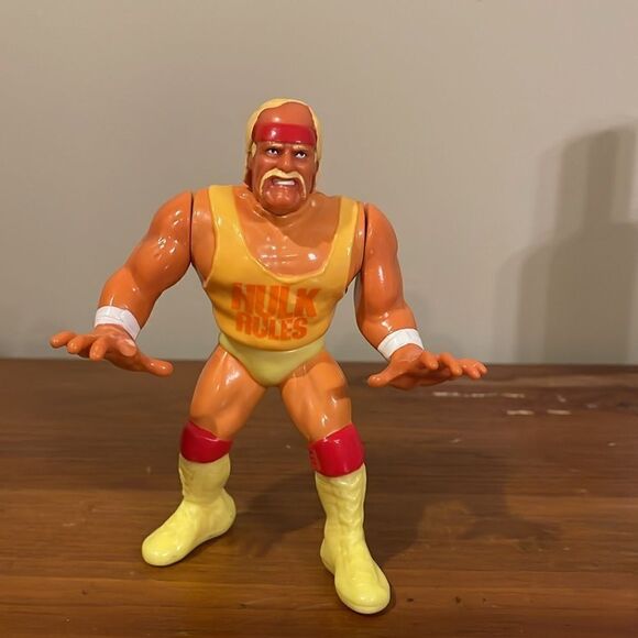 Vintage Hasbro Hulk Hogan Figure - Picture 1 of 9